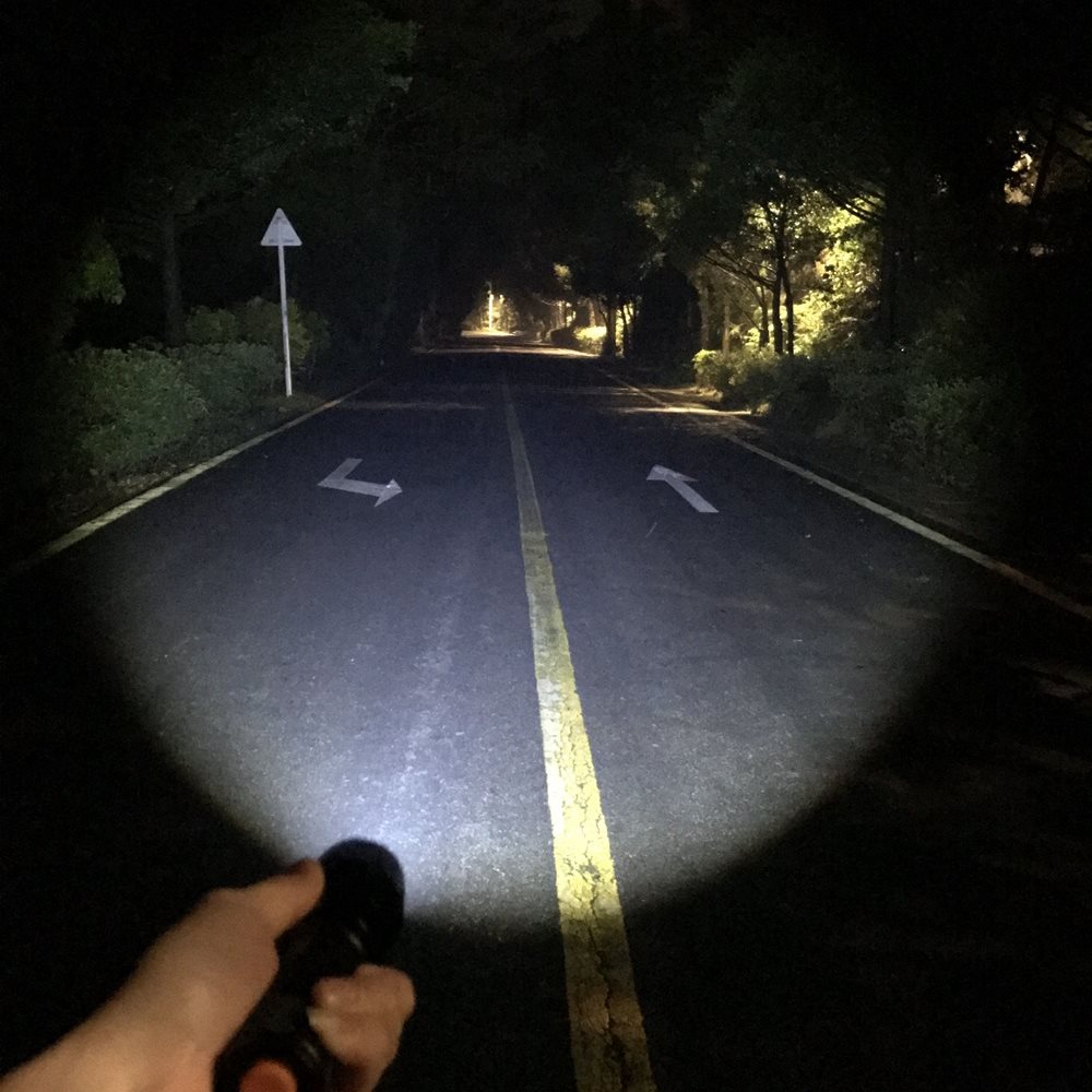 Linterna LED Zoom 2 en 1 con L - Outdoor Power Not Working reseña y precio